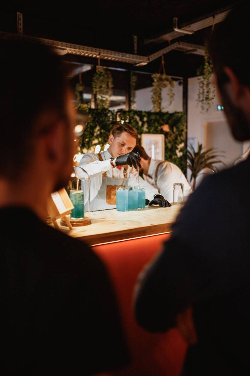 Expérience Exceptionnelle : Bar à Cocktails Mobile à Lyon