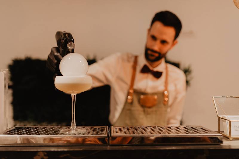 Service de barman haut de gamme pour votre mariage dans la Drôme 