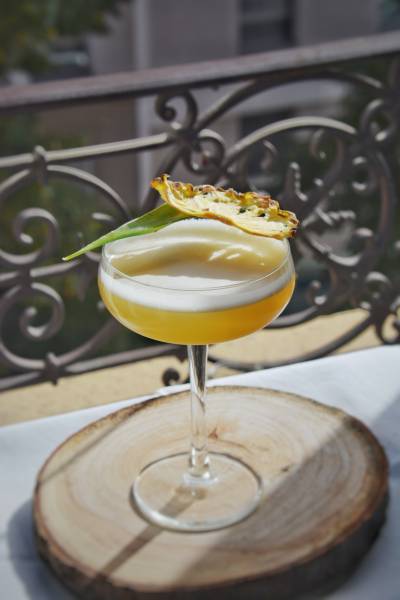 Bar à cocktails mobile pour le vin d’honneur de votre mariage dans la Drôme 