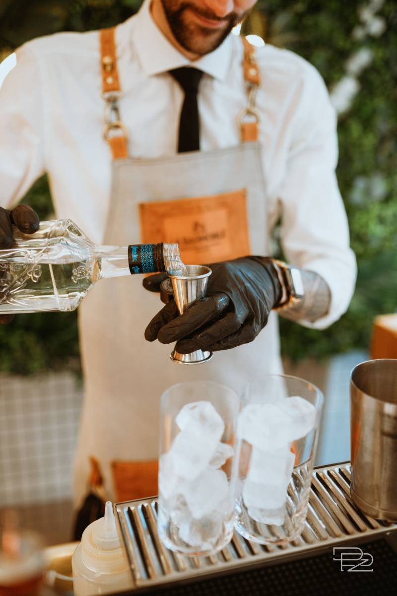 Cocktails haut de gamme et sur-mesure pour une soirée privée dinh van à Lyon, place des jacobins