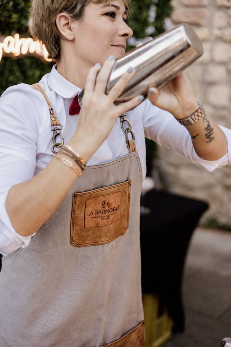 Bar à cocktails à domicile pour votre mariage lors de la soirée dansante à Annecy