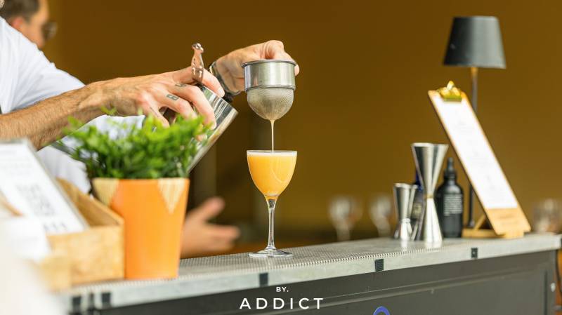 Cocktail signature de marque — création La Barmobile pour activation corporate