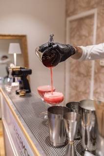 Vue d’ensemble du bar à cocktails mobile lors des vœux du maire