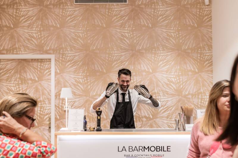 animation de barman mobile et mixologue pour votre événement professionnel à lyon