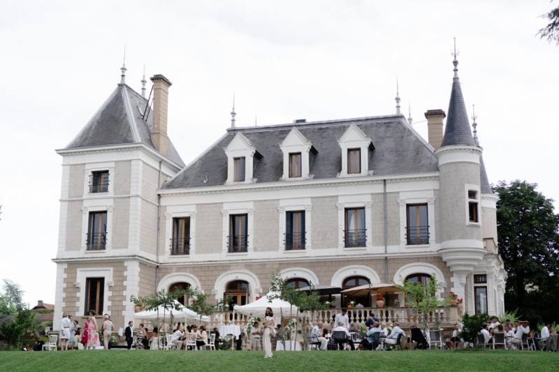 Des créations exclusives pour un mariage raffiné à Aix-les-Bains