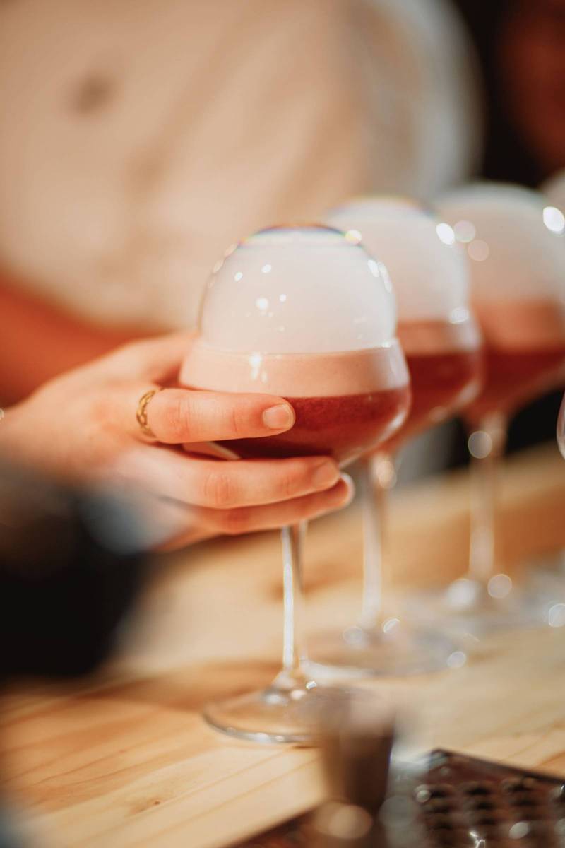 Animation cocktails de Noël à Lyon ou l'art de surprendre vos collaborateurs