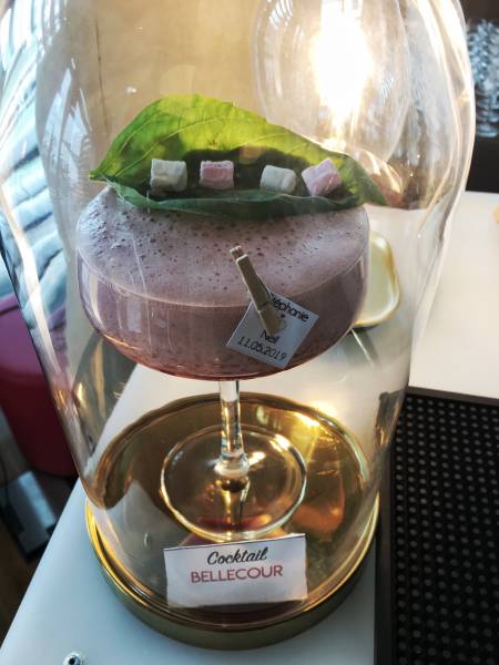 barman mobile haut de gamme au rooftop52 à Confluence