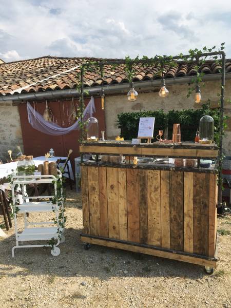 Bar à cocktails itinérant pour le service des boissons à Valence
