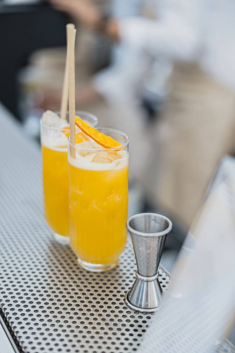 Décoration élégante du bar à cocktails au Château de Matel