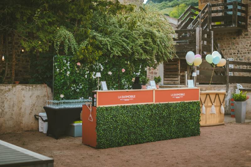 Bar à cocktails et station mobile pour votre vin d'honneur à Annecy