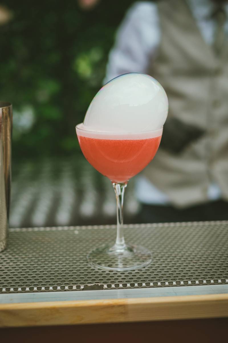 Service de cocktails signature maison pour vin d'honneur à Annecy