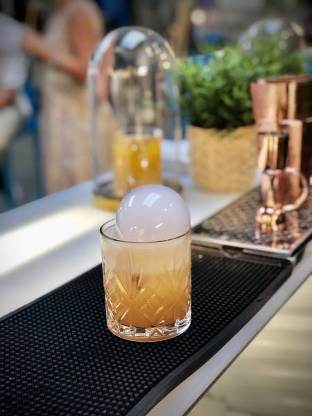 Bar à cocktails mobile et haut de gamme pour votre soirée professionnel à Chassieu