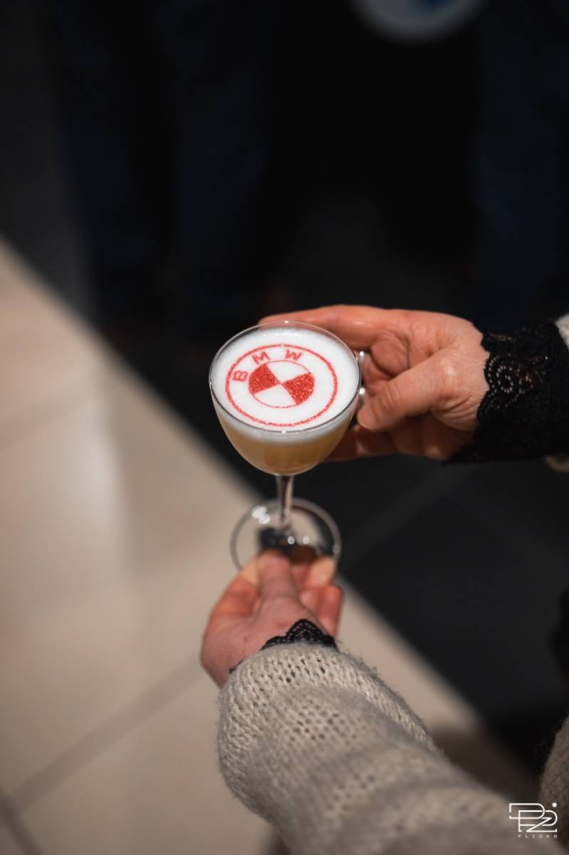 Des cocktails signature pour refléter l'identité de votre marque au salon du 2 roues