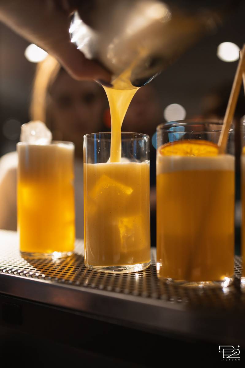 Service de cocktails et barman pour votre soirée professionnelle à Lyon