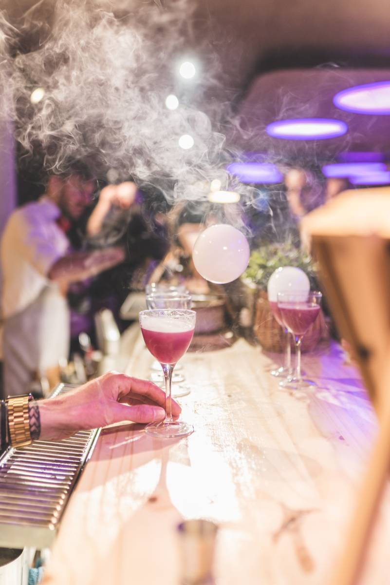 Vœux d’entreprise à Lyon animés par un bar à cocktails mobile