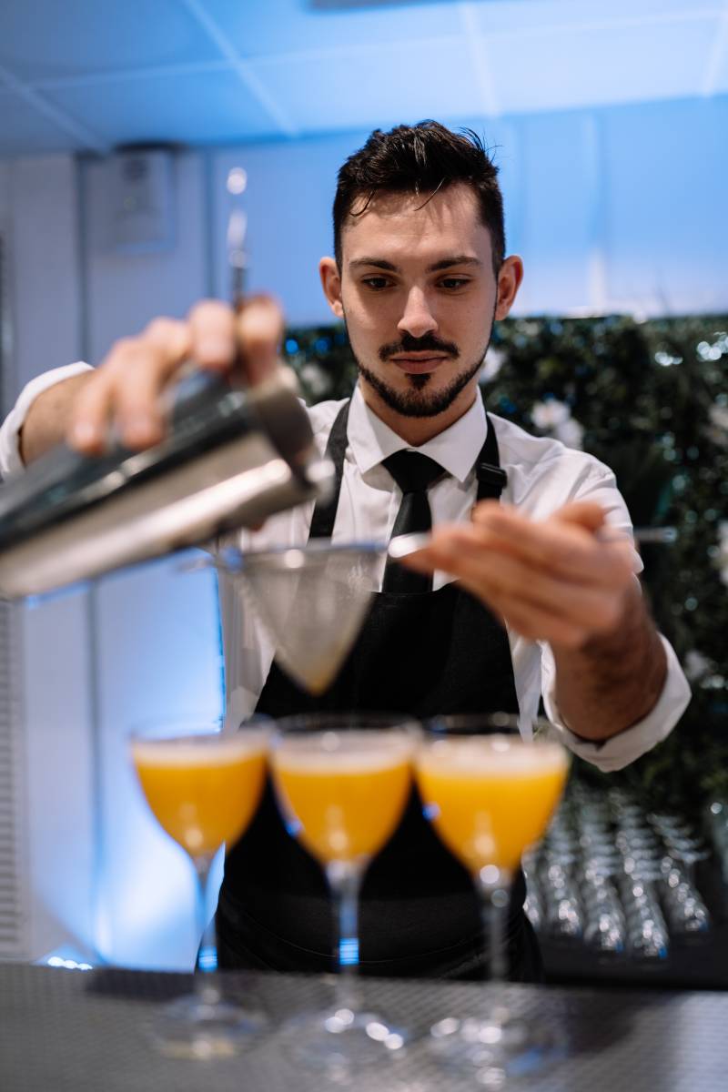 Service de barman à domicile pour vos événements en concession à Valence