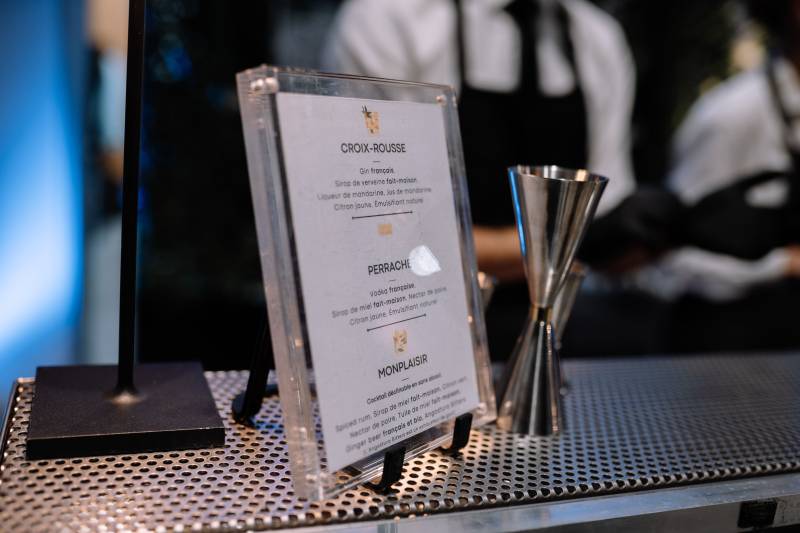 Un service rapide et élégant pour un événement réussi