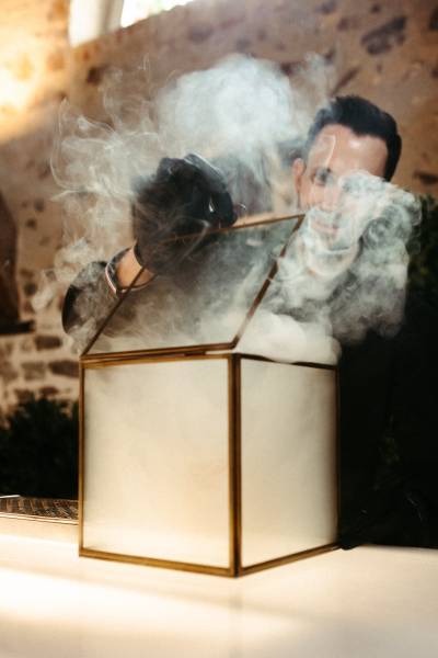 Cocktails innovants et fumants sur-mesure pour l'after dinner de votre mariage au domaine de La Javernière à Morgon 69