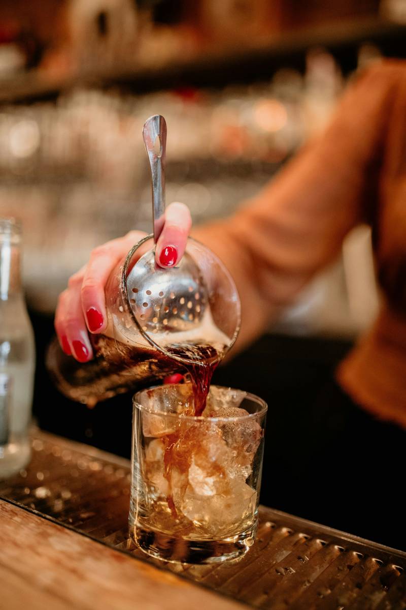 Réalisation de cocktails signature pour un atelier cocktails à Lyon