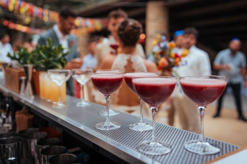 L’élégance d’un bar mobile pour un mariage dans les paysages de la Drôme