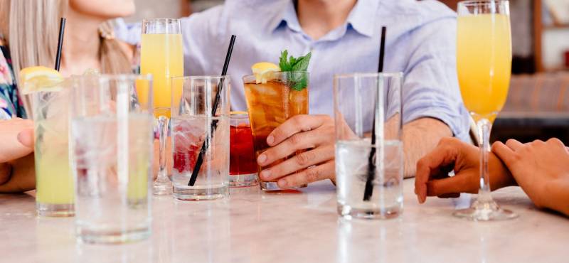 formation barman et serveurs pour bar à cocktails à Lyon