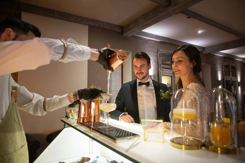 Service des cocktails pour un mariage le soir d'un réveillon