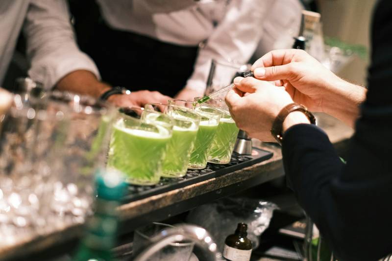 Atelier cocktail en équipe : créativité, dégustation et cohésion d’équipe
