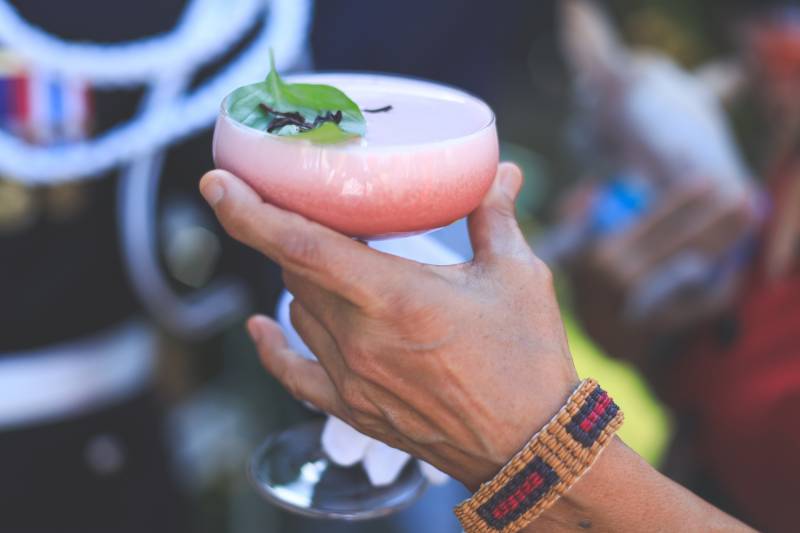 service de boissons haut de gamme à domicile à Beynost, dans l'Ain