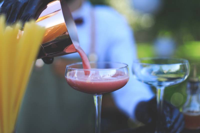 bar à cocktails pour le vin d'honneur de votre mariage à Beynost, dans l'Ain